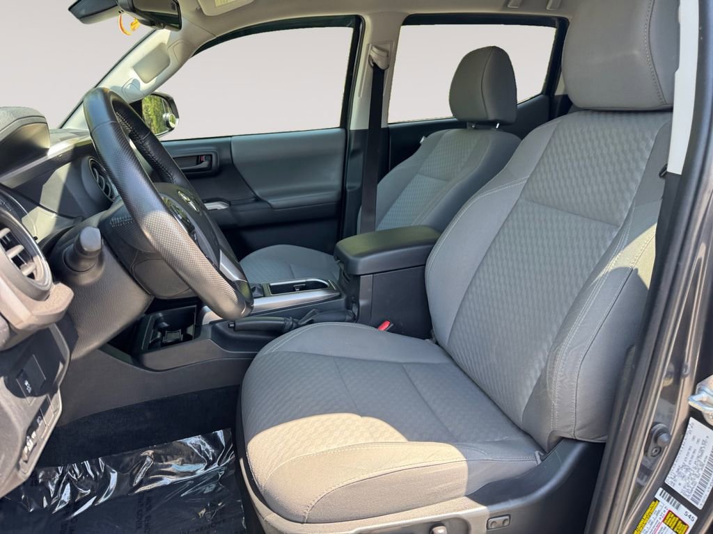 Used 2023 Toyota Tacoma SR5 AWD/4WD image 9