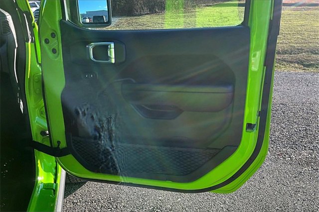 Used 2021 Jeep Gladiator Willys image 24