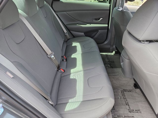 Used 2025 Hyundai Elantra SE FWD image 24