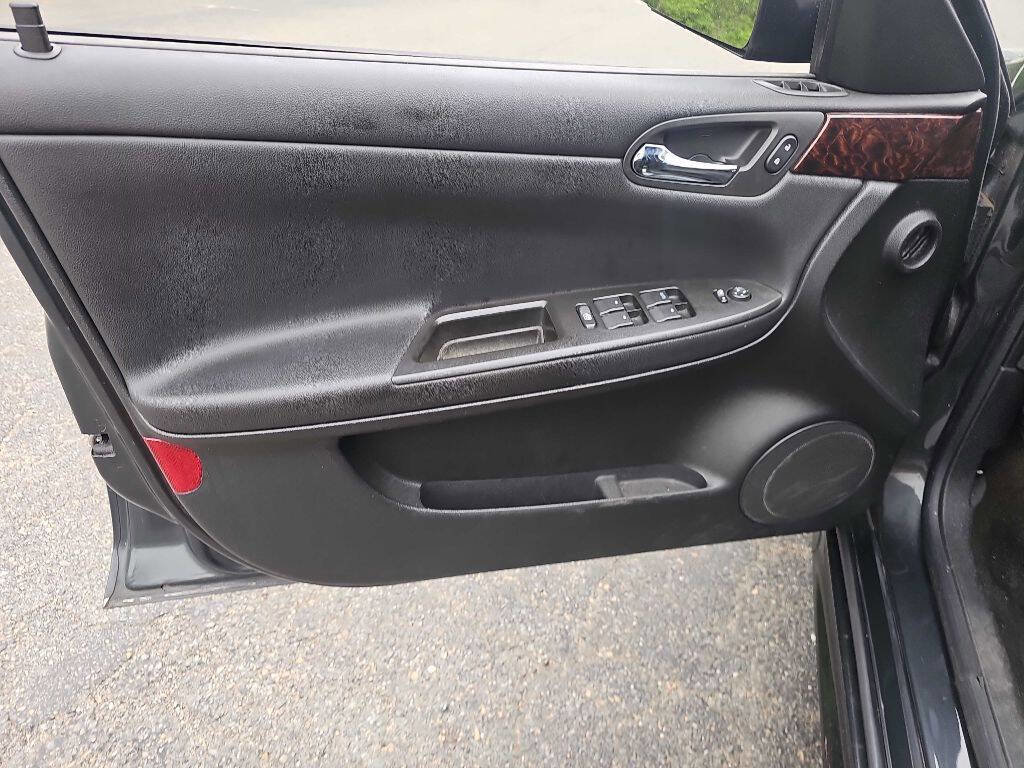 Used 2013 Chevrolet Impala LT FWD image 11