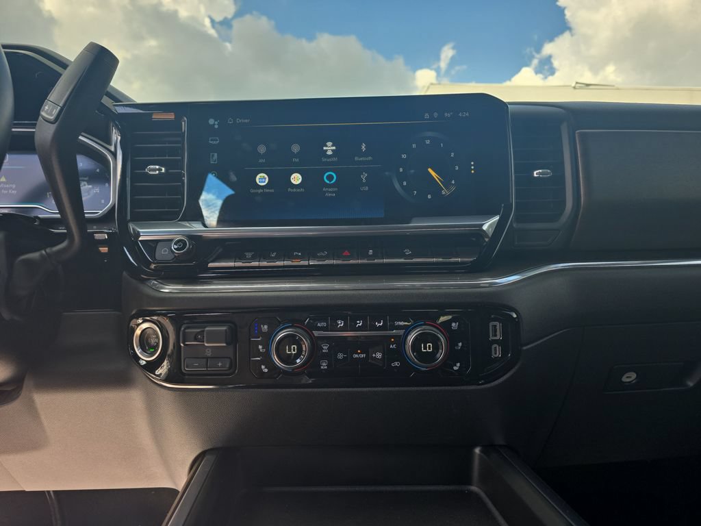 Used 2024 Chevrolet Silverado 2500 High Country w/ High Country Premium Package AWD/4WD image 18