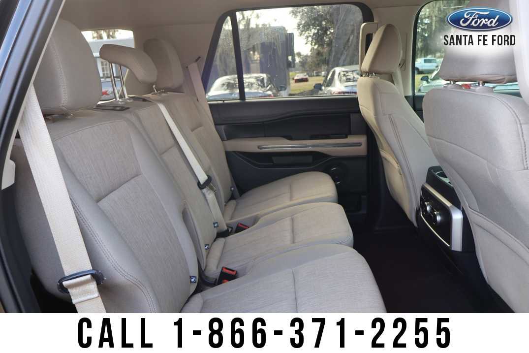 Used 2024 Ford Expedition XLT image 24