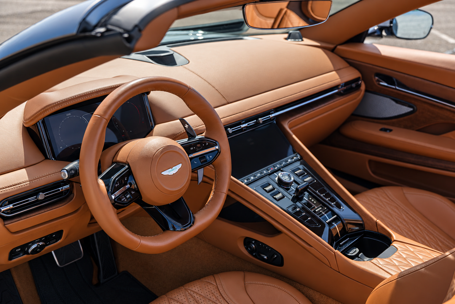 Used 2024 Aston Martin DB12 Convertible RWD image 12