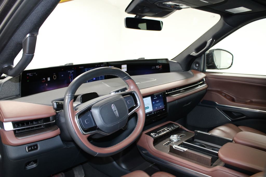 Used 2025 Lincoln Navigator Reserve AWD/4WD image 26