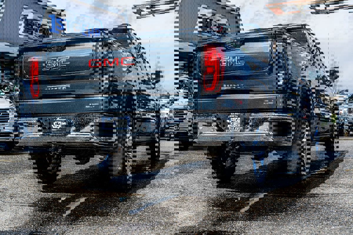 Used 2023 GMC Sierra 1500 SLE image 3