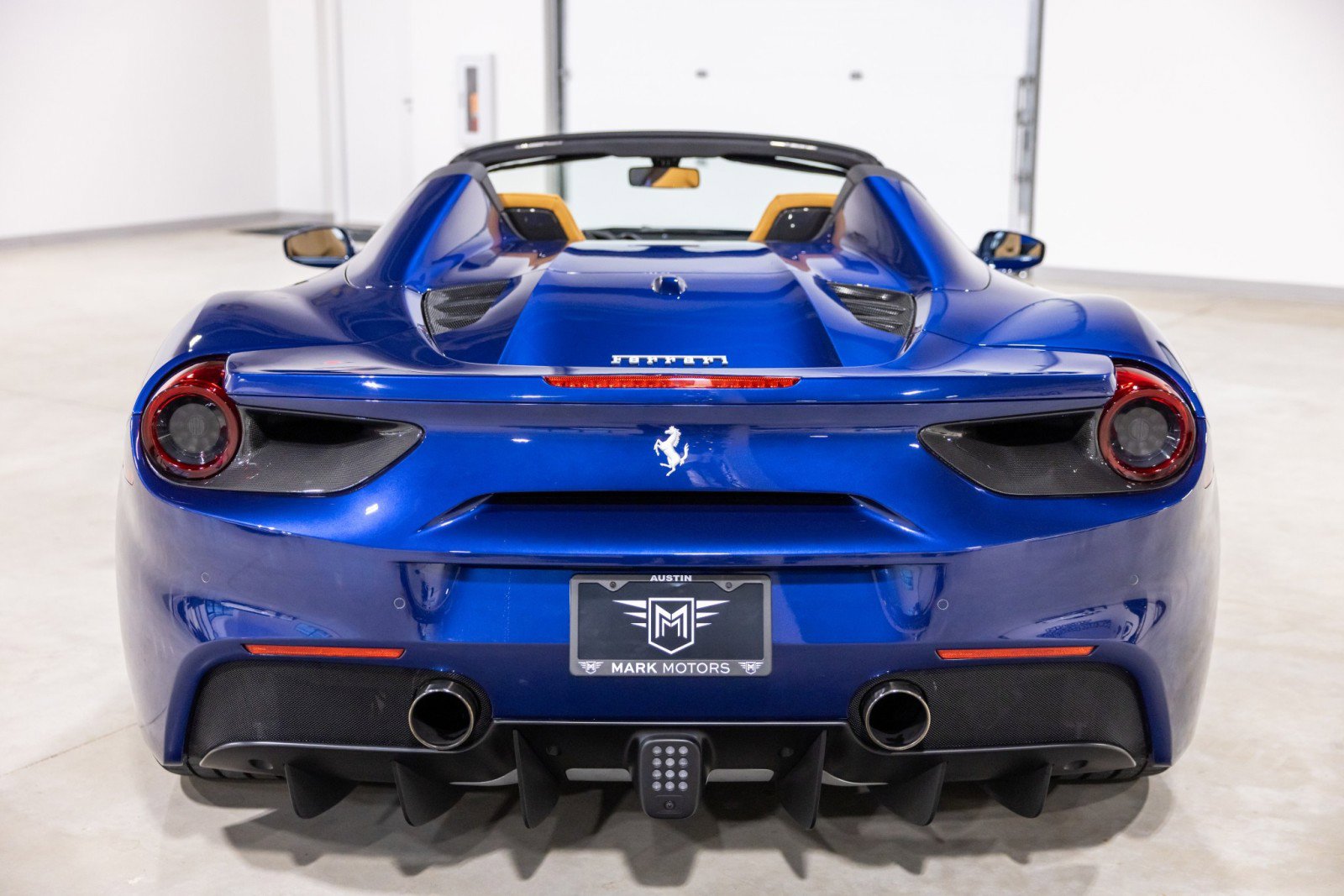 Used 2019 Ferrari 488 Spider image 8