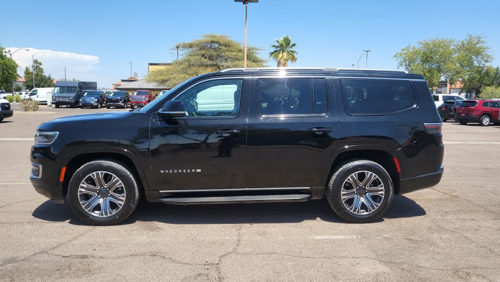 Used 2024 Jeep Wagoneer Series II w/ Flexible Seating Group AWD/4WD image 5