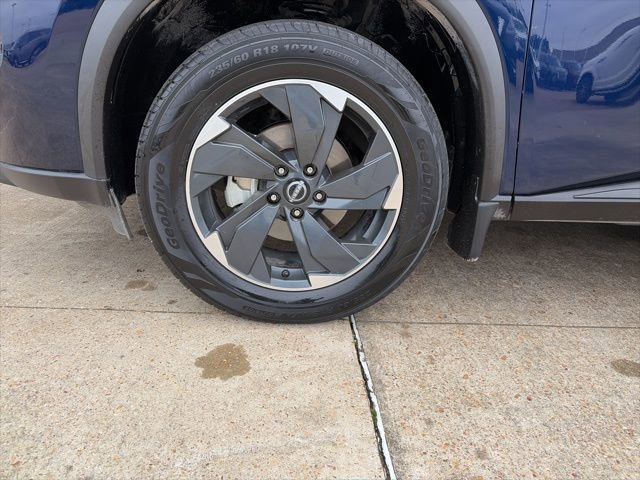 Used 2024 Nissan Rogue SV w/ SV Premium Package image 9