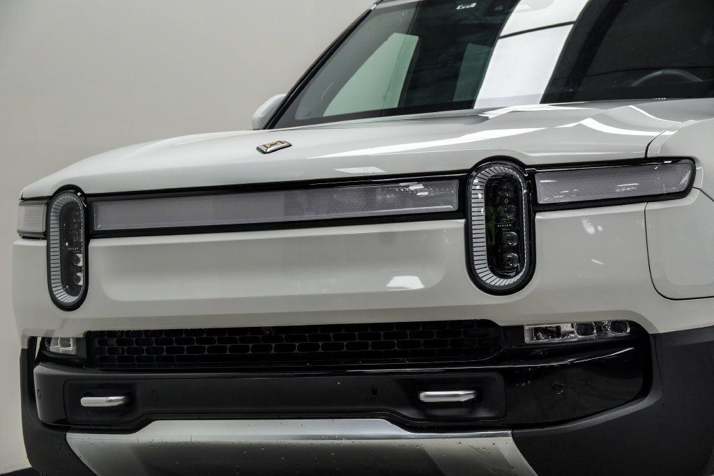 Used 2023 Rivian R1S Adventure Quad AWD/4WD image 2