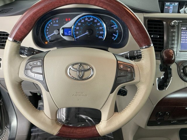 Used 2011 Toyota Sienna Limited image 16