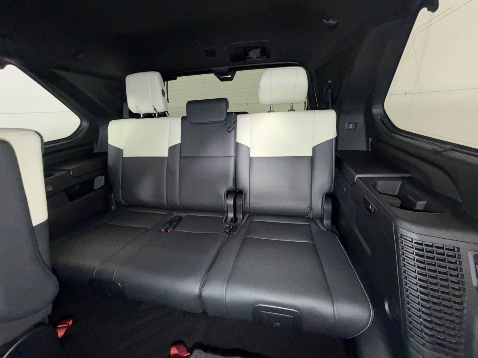 Used 2023 Toyota Sequoia Capstone image 26