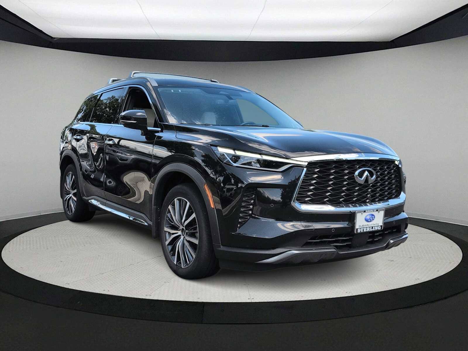 Used 2024 INFINITI QX60 Sensory w/ Vision Package AWD/4WD image 2
