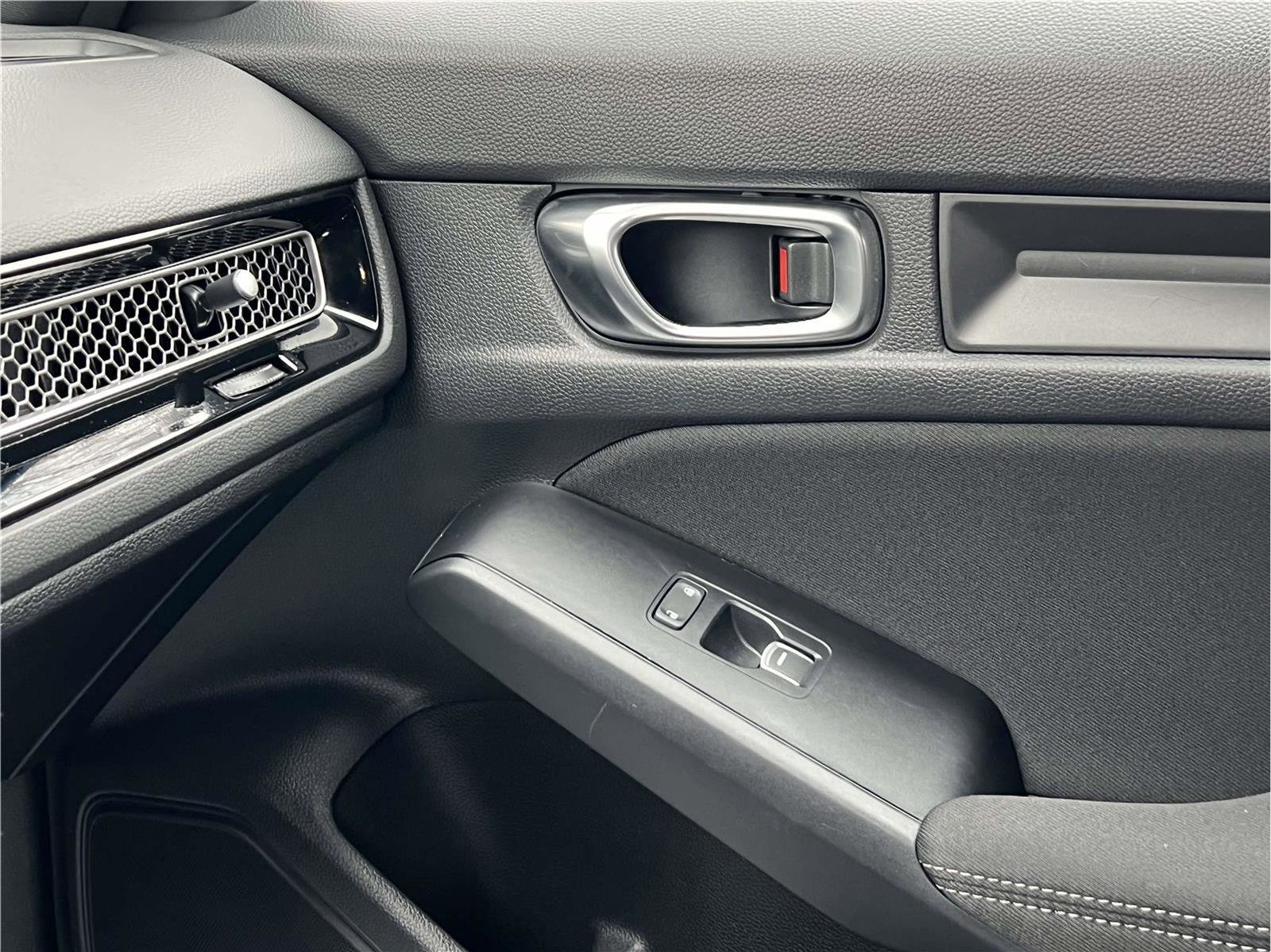 Used 2022 Honda Civic Sport image 32