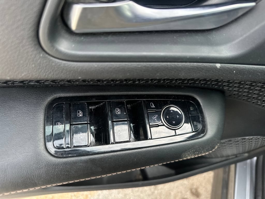 Used 2023 Nissan Ariya FWD image 19