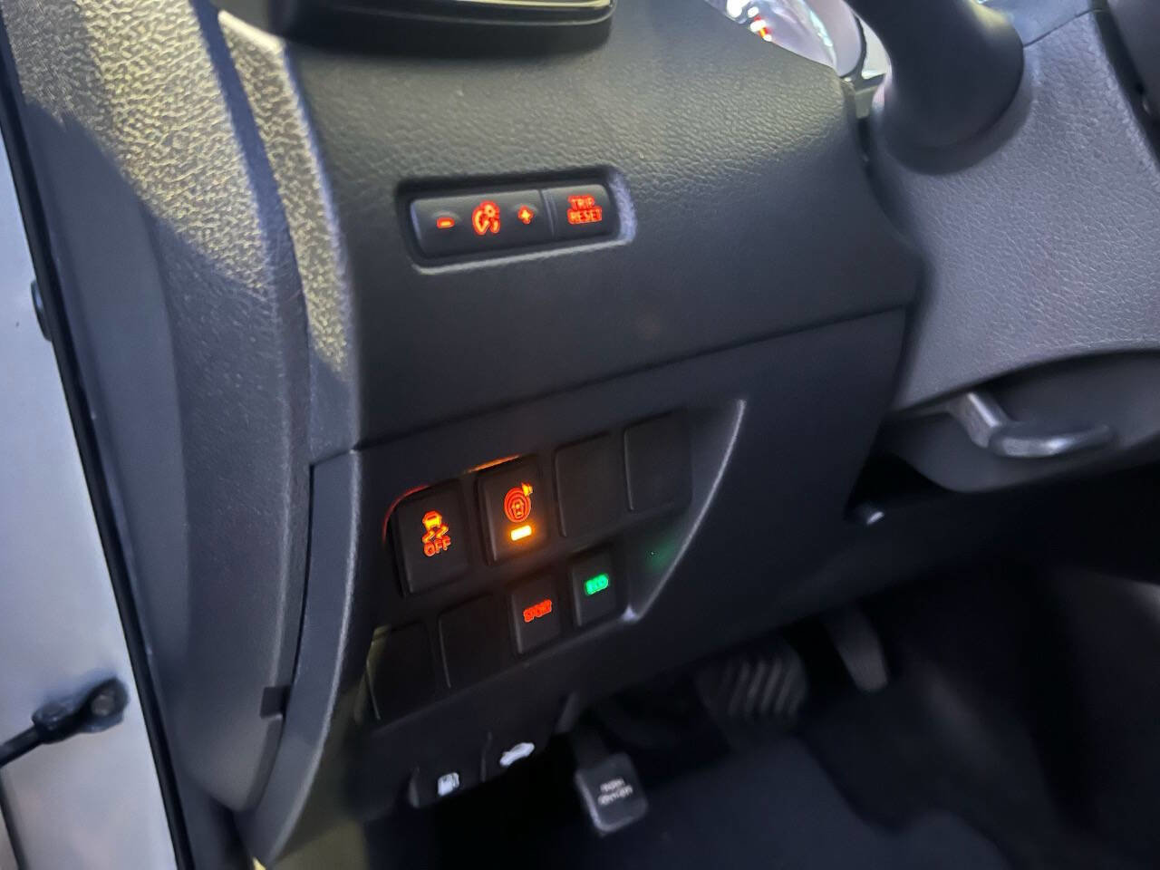 Used 2017 Nissan Rogue SV image 10