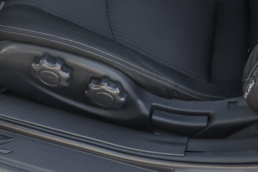 Used 2014 Nissan 370Z Coupe RWD image 20