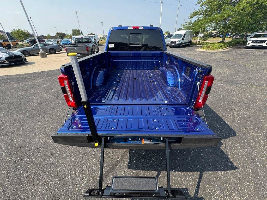 New 2026 Ford F350 XLT w/ XLT Premium Package AWD/4WD image 18