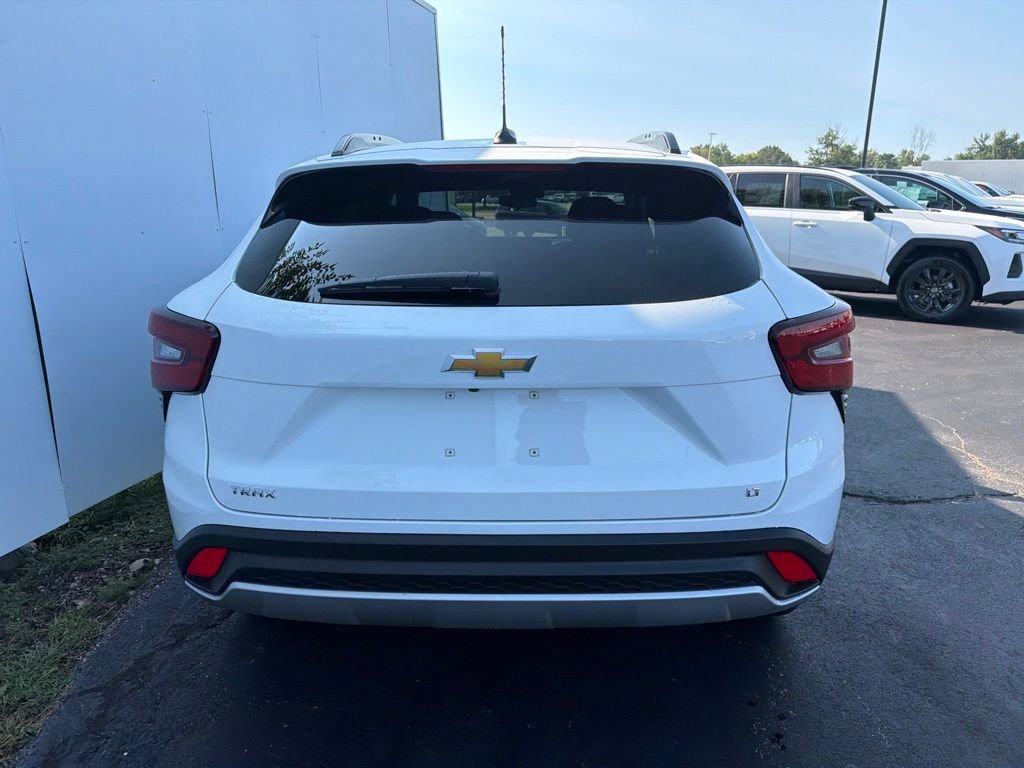 New 2026 Chevrolet Trax LT FWD image 8