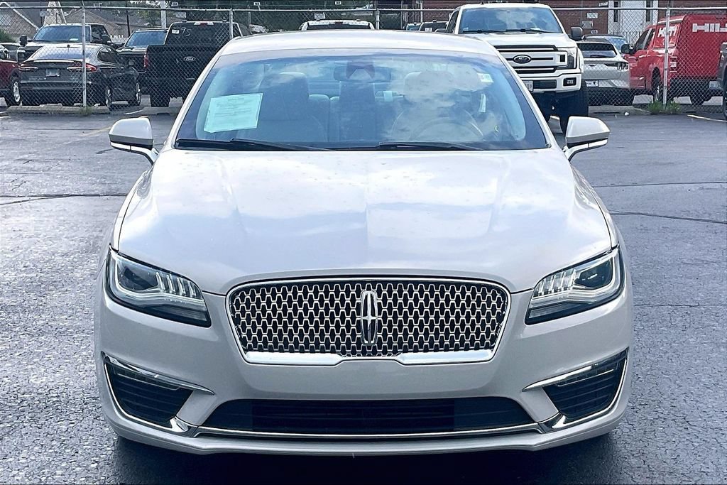 Used 2019 Lincoln MKZ Premiere FWD image 2