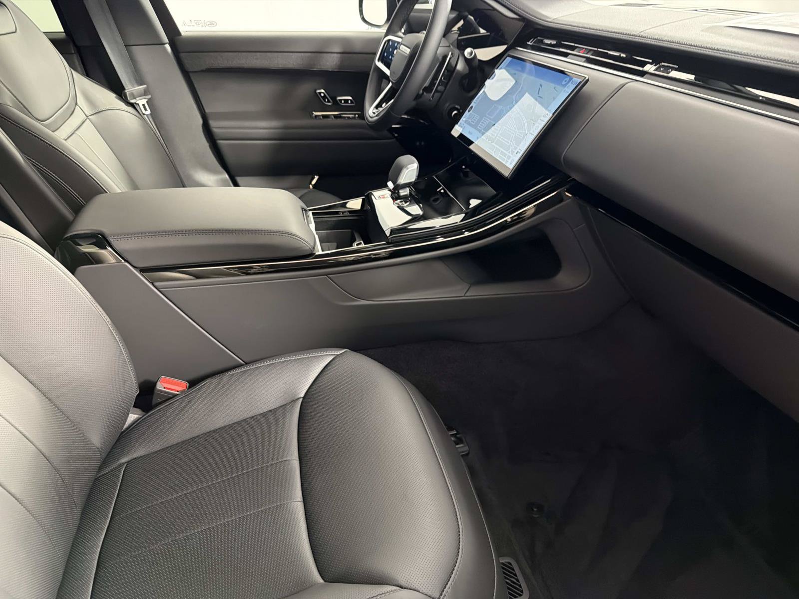 New 2026 Land Rover Range Rover Sport SE AWD/4WD image 10