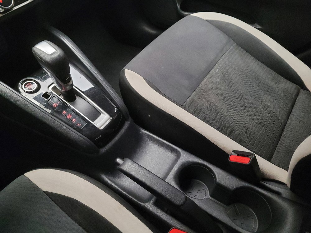Used 2021 Nissan Versa SV FWD image 26