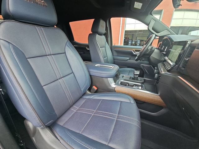 Used 2022 Chevrolet Silverado 1500 High Country w/ Technology Package AWD/4WD image 31