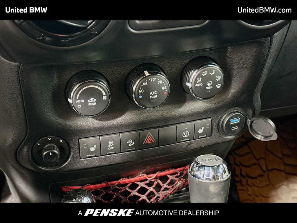 Used 2017 Jeep Wrangler Rubicon AWD/4WD image 10