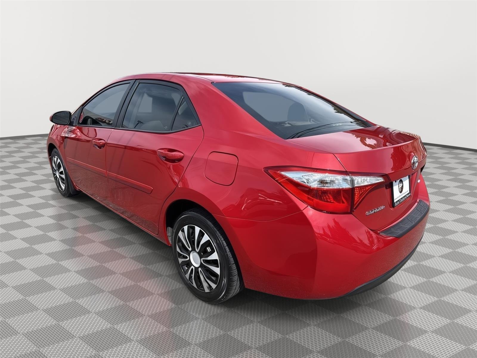 Used 2015 Toyota Corolla LE image 10