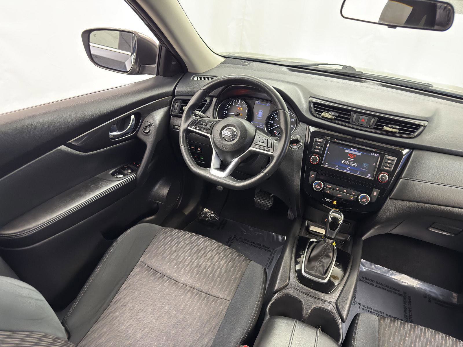 Used 2018 Nissan Rogue SV image 31