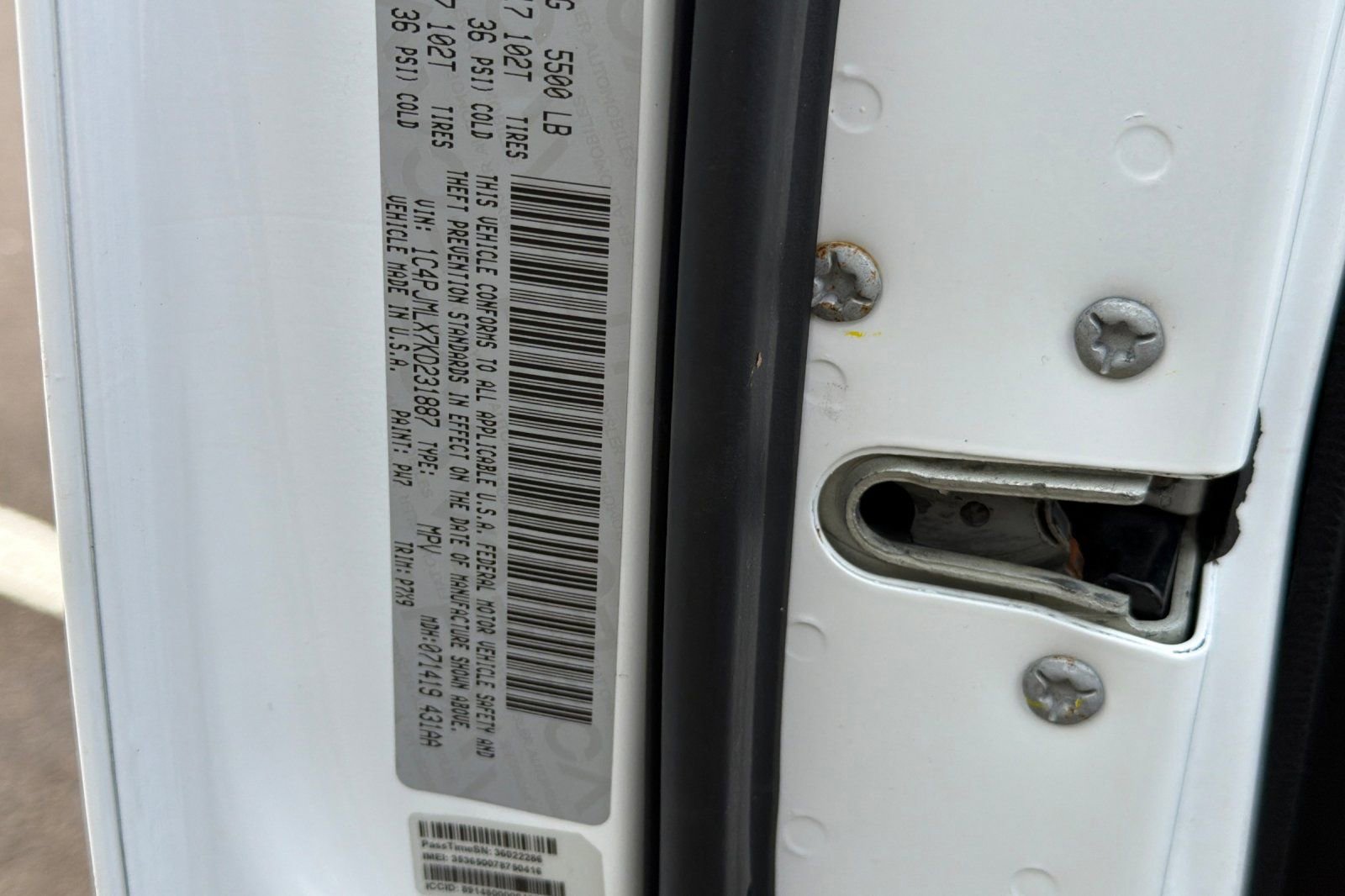 Used 2019 Jeep Cherokee Latitude Plus w/ Comfort/Convenience Group image 28