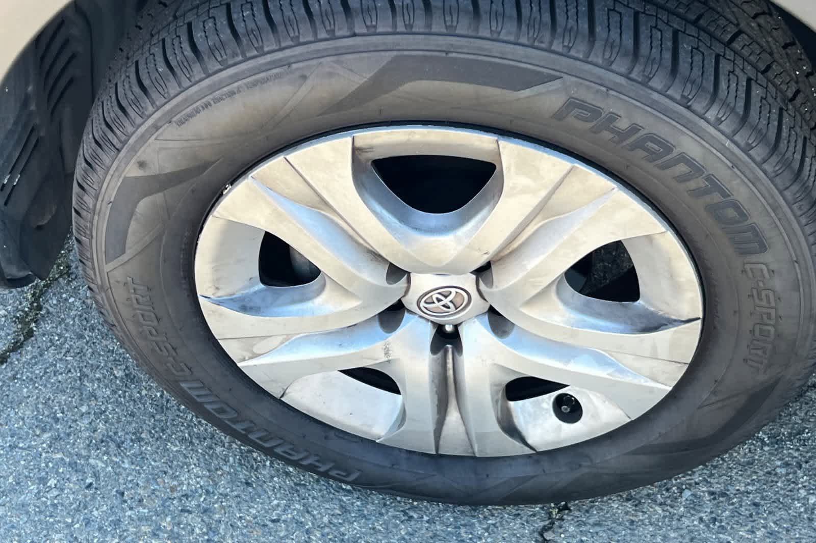Used 2014 Toyota RAV4 LE image 10