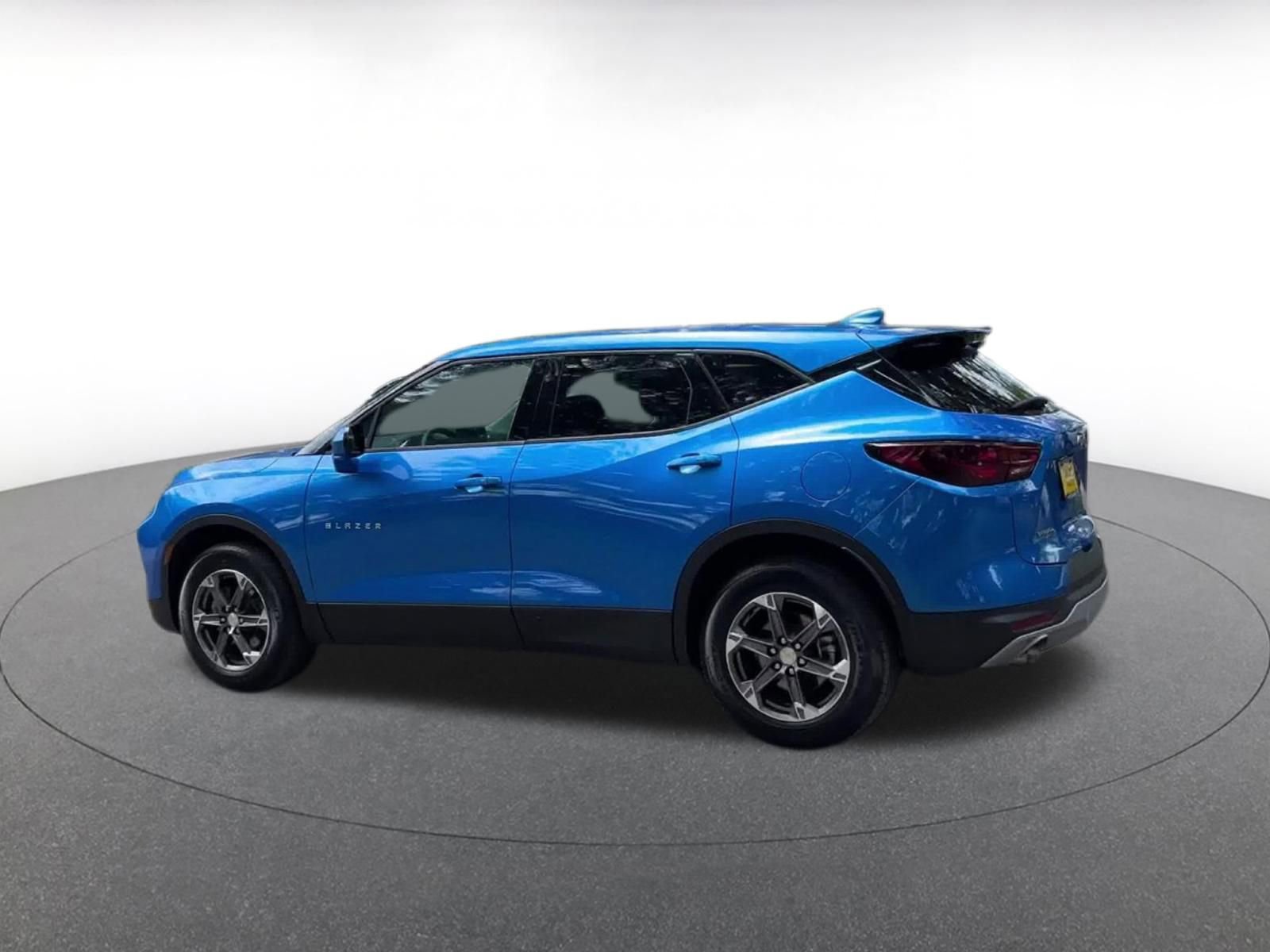 Used 2025 Chevrolet Blazer LT FWD image 10
