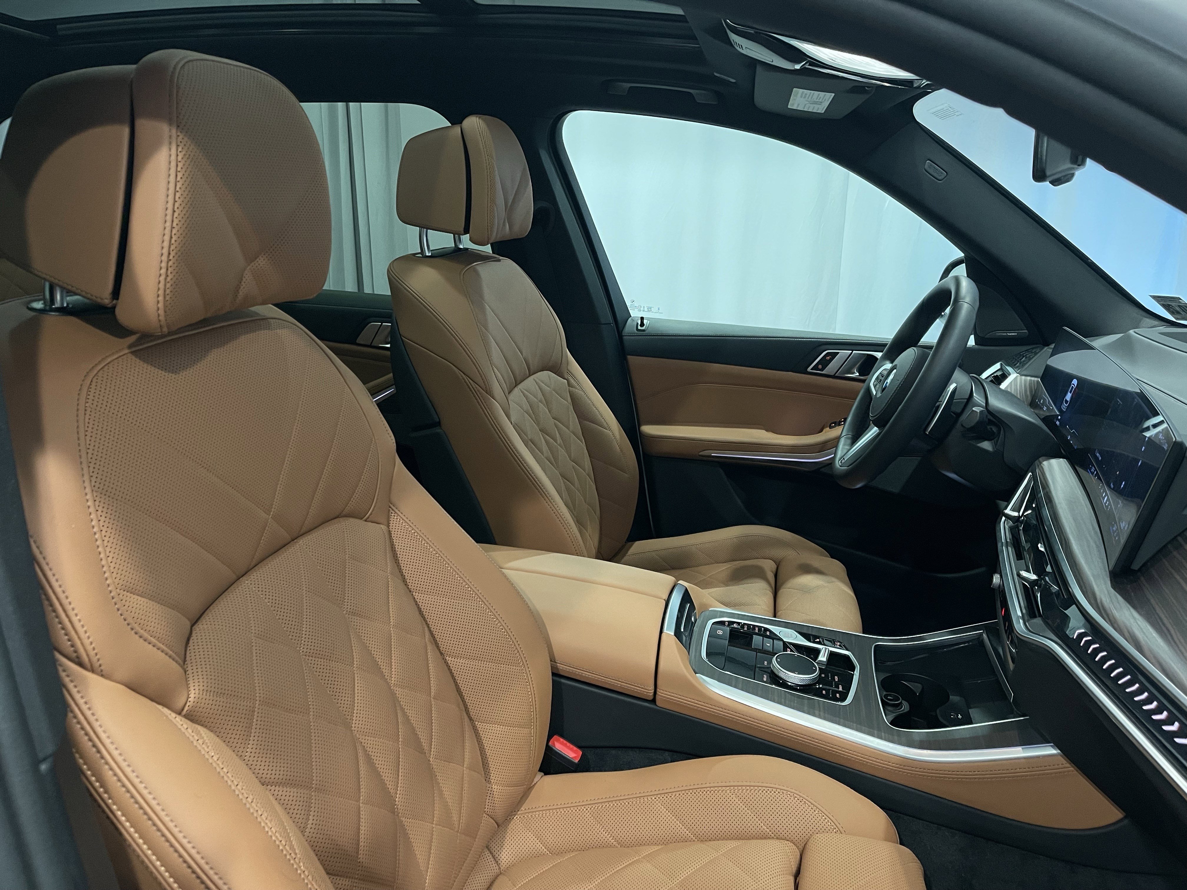 Certified 2025 BMW X5 xDrive40i w/ M Sport Package image 16