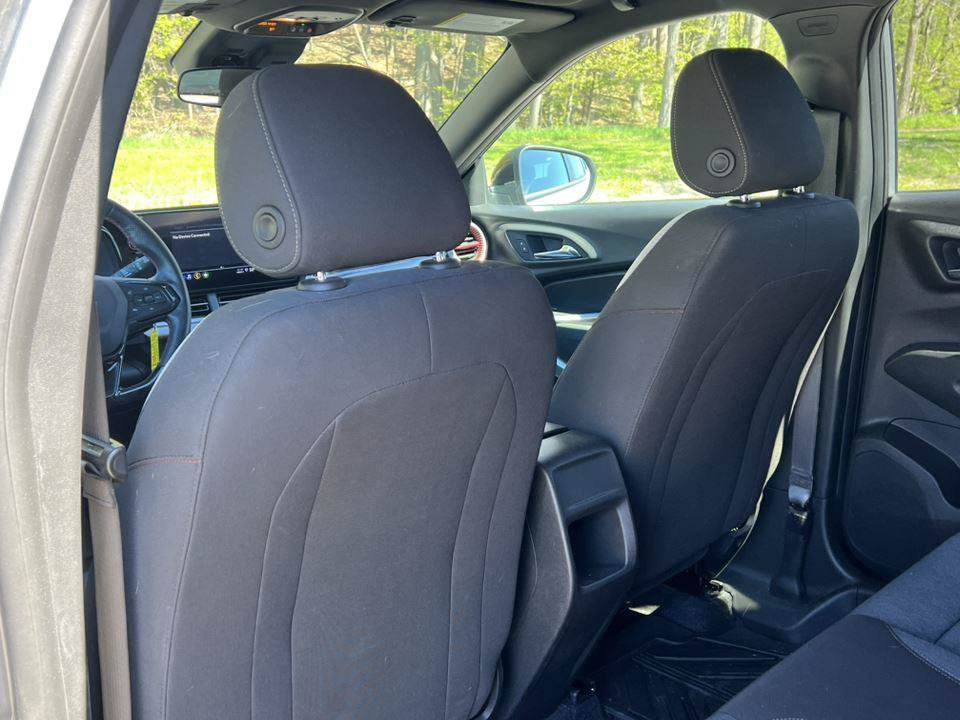Used 2024 Chevrolet Trax RS FWD image 25