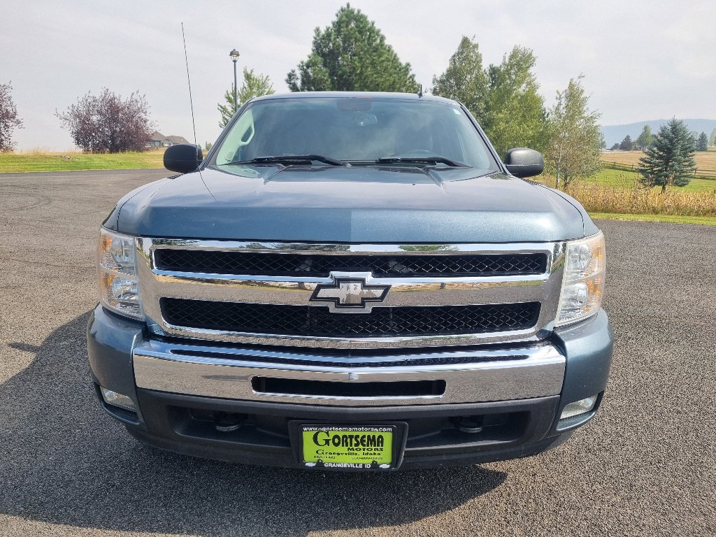 Used 2011 Chevrolet Silverado 1500 LT w/ All-Star Edition AWD/4WD image 2