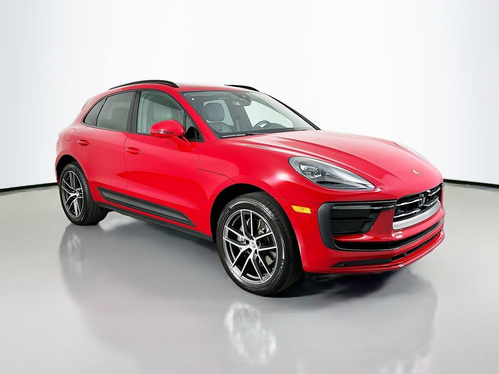 Certified 2025 Porsche Macan image 7