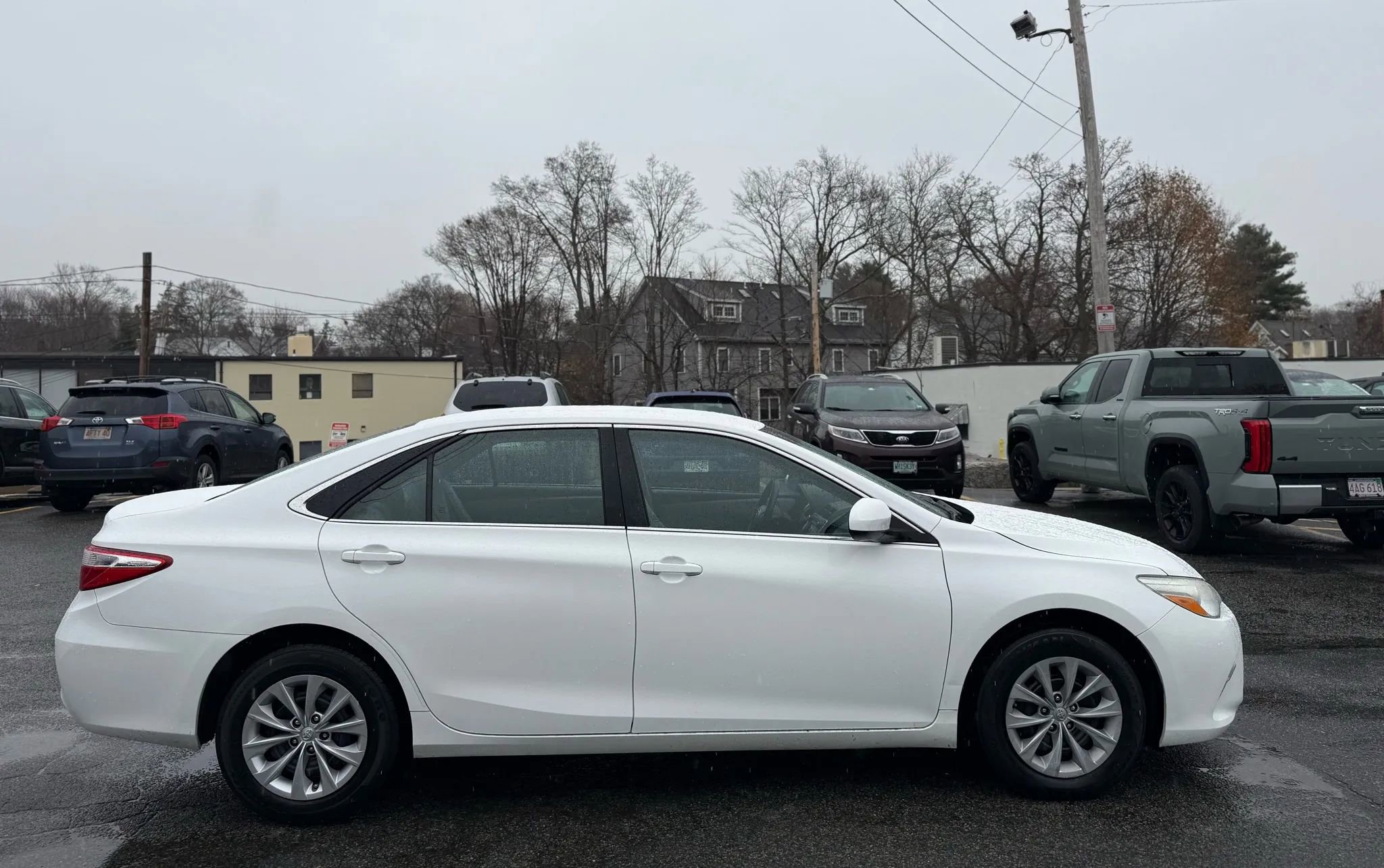 Used 2016 Toyota Camry LE FWD image 8