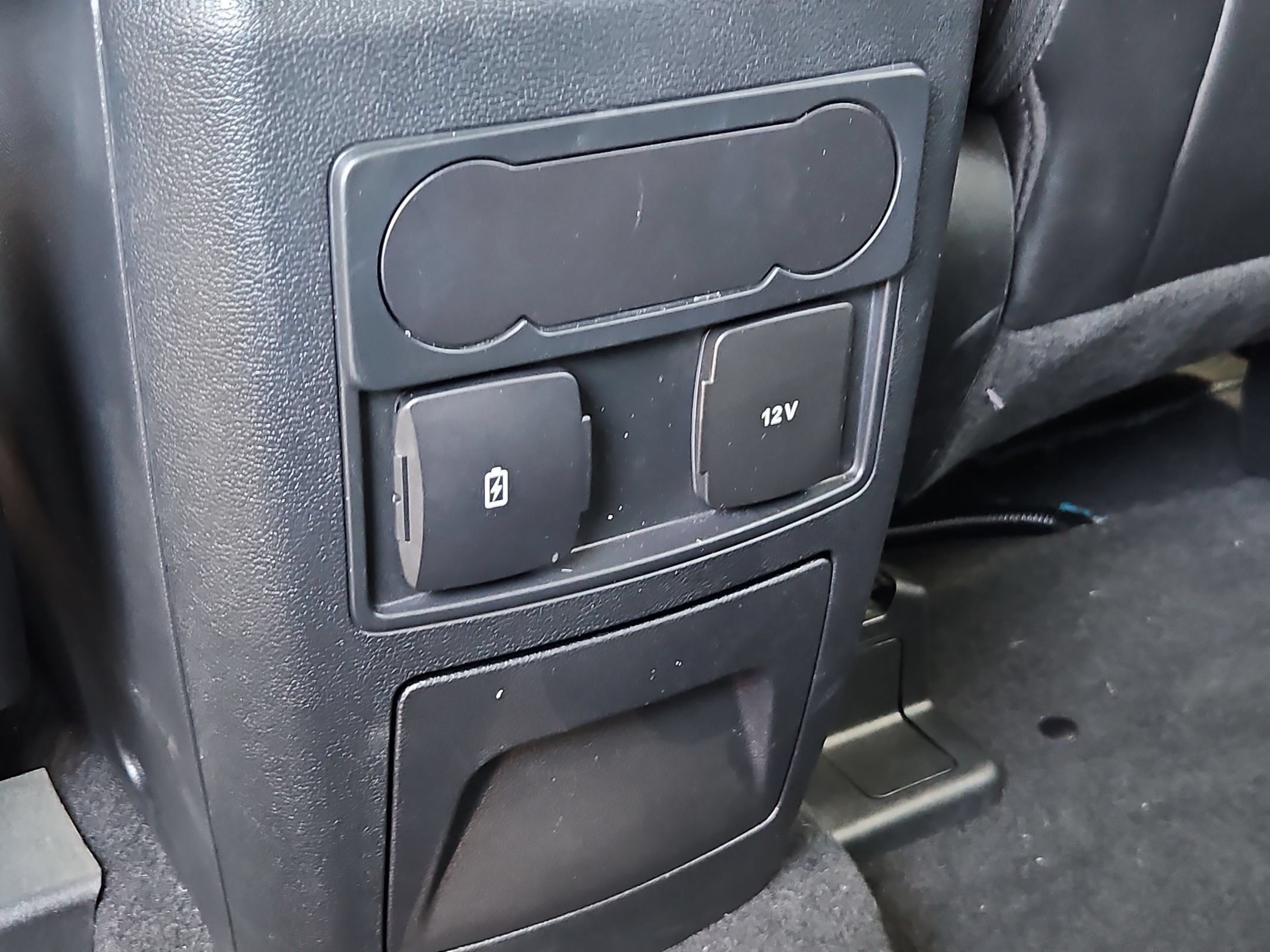 Used 2023 Ford Explorer XLT w/ Equipment Group 202A RWD image 23