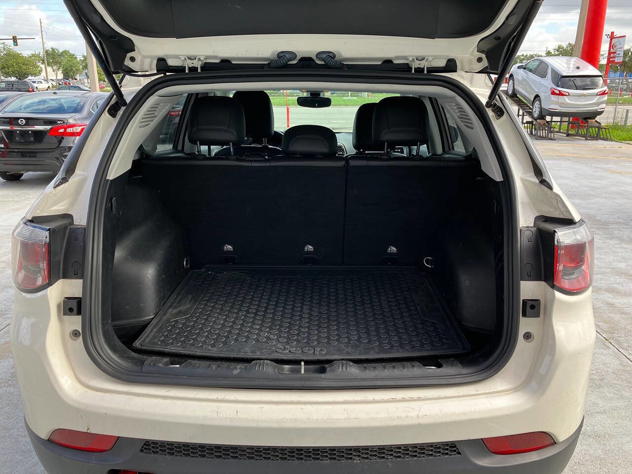 Used 2019 Jeep Compass Trailhawk AWD/4WD image 12