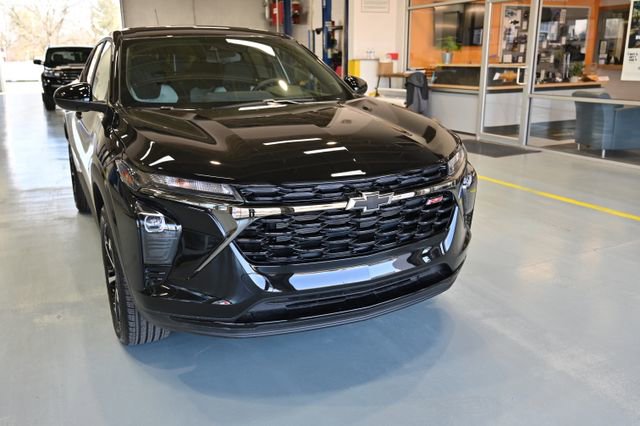 New 2026 Chevrolet Trax RS image 3