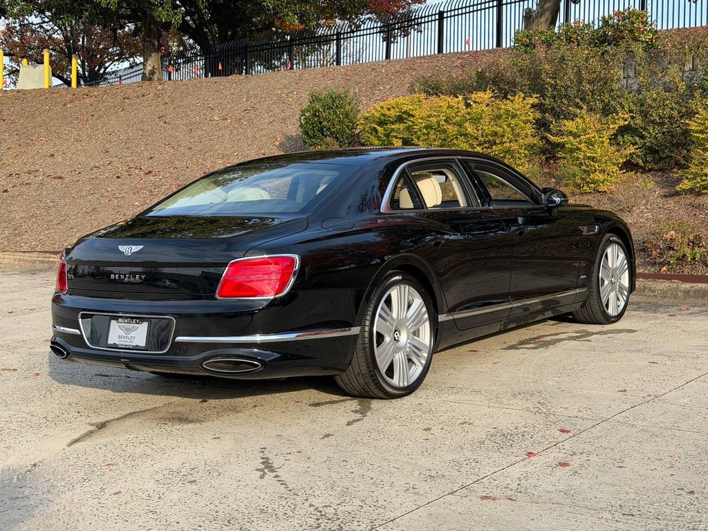 New 2026 Bentley Flying Spur Azure image 9