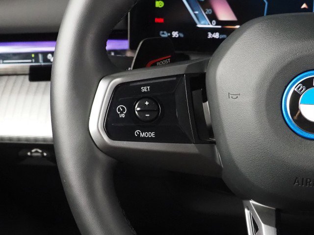 Used 2025 BMW i5 eDrive40i w/ M Sport Package image 25