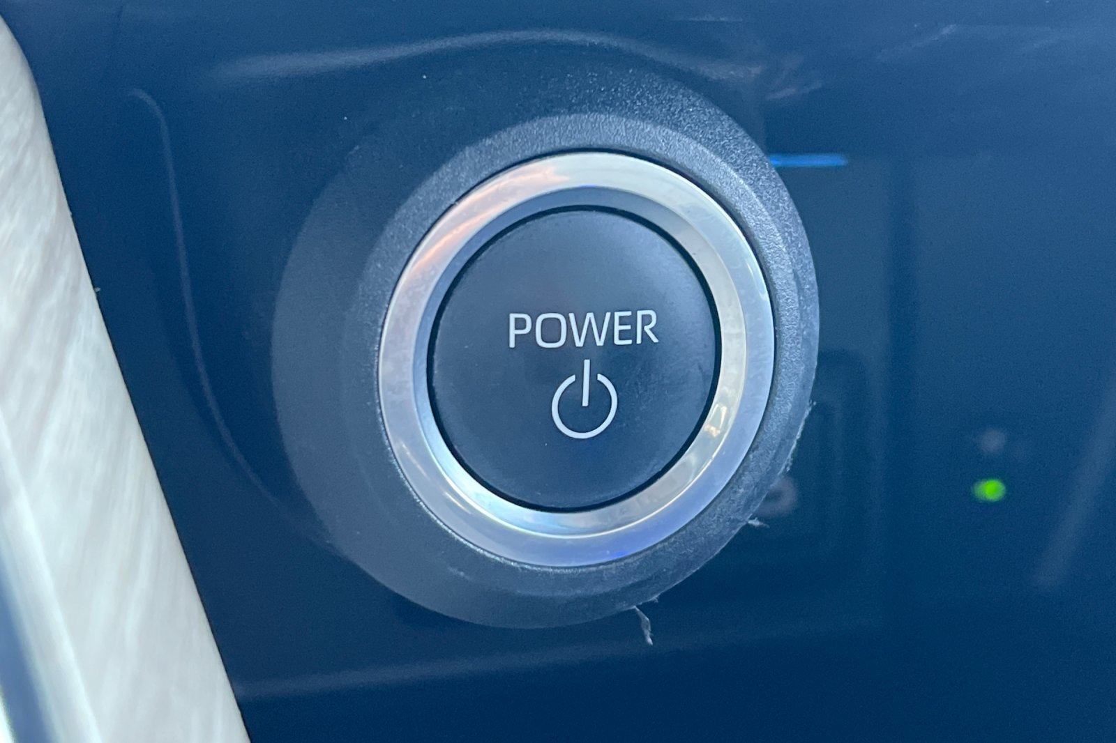Certified 2024 Toyota Venza XLE AWD/4WD image 22