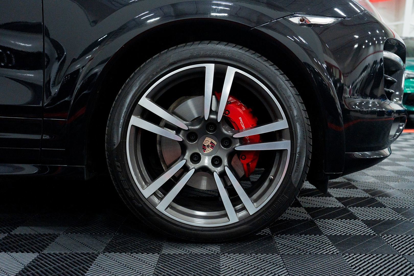 Used 2014 Porsche Cayenne GTS AWD/4WD image 14
