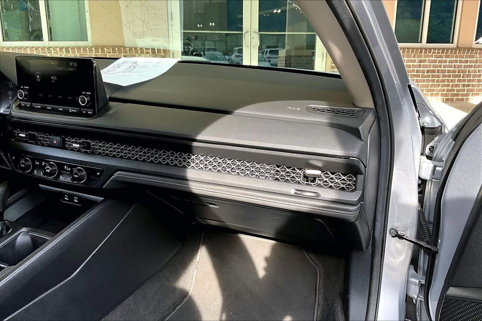 Used 2025 Honda Accord SE image 19