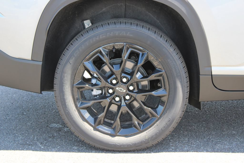 New 2026 Chevrolet Traverse LT w/ Midnight/Sport Edition FWD image 13