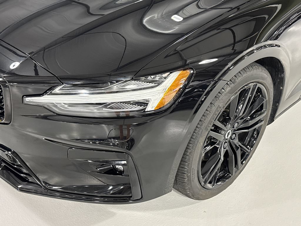 Certified 2024 Volvo S60 B5 Plus w/ Climate Package AWD/4WD image 7