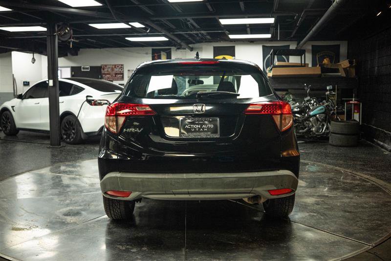 Used 2017 Honda HR-V LX image 6