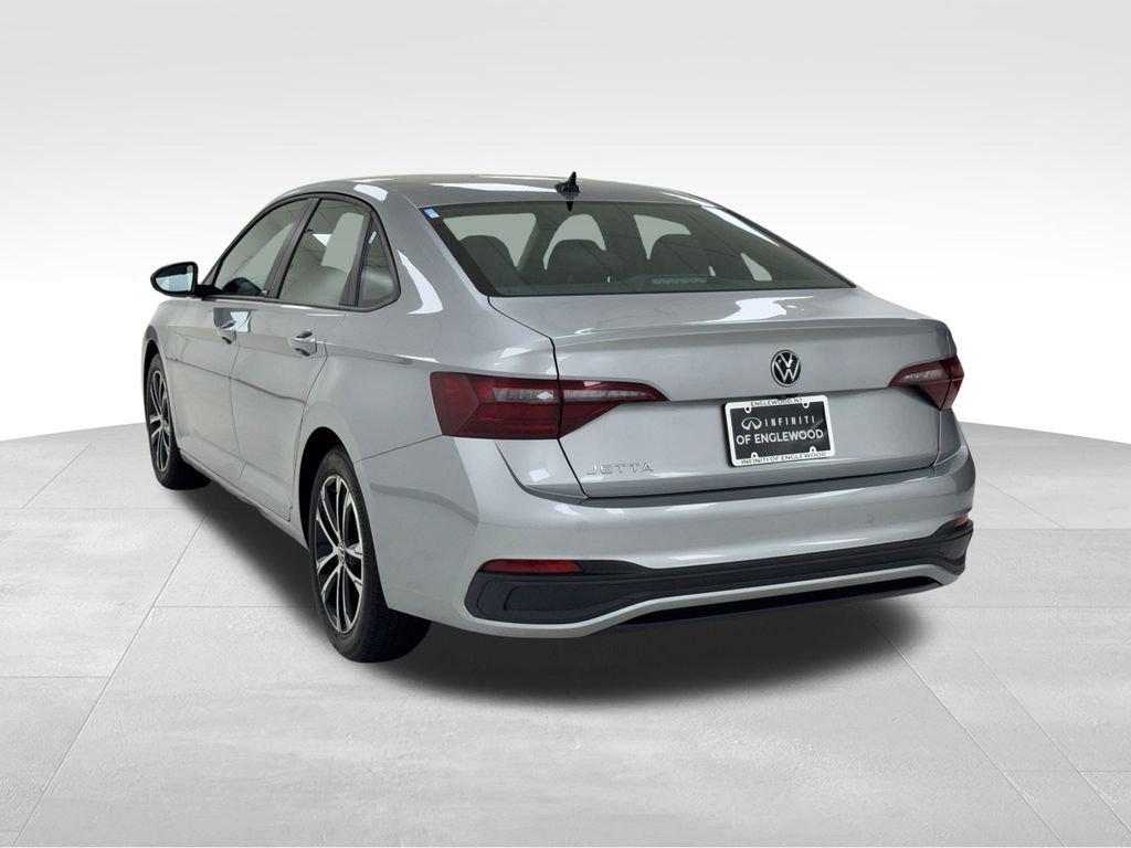 Used 2023 Volkswagen Jetta Sport image 5