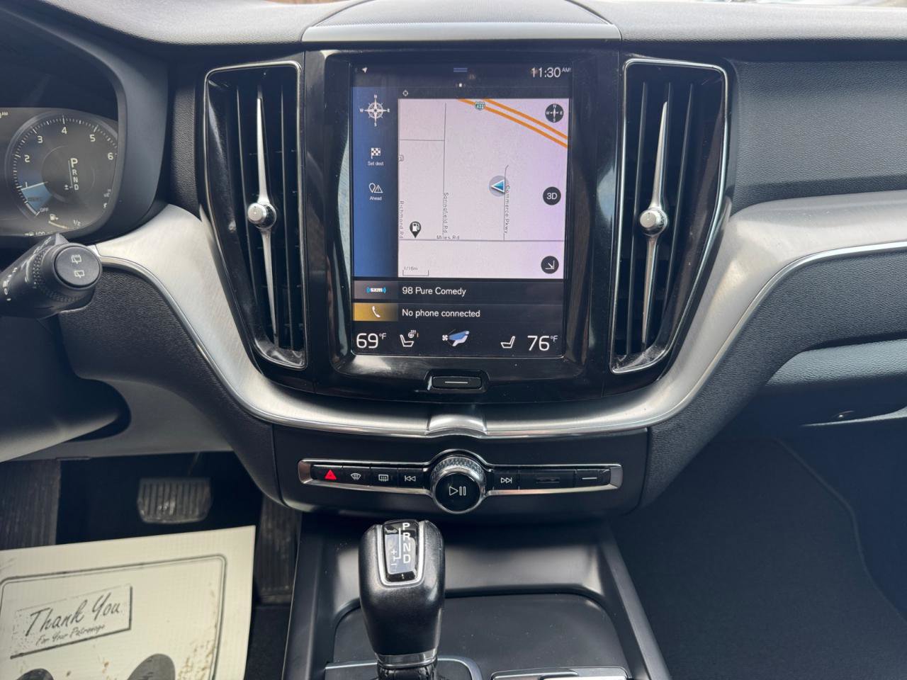 Used 2018 Volvo XC60 T6 Momentum w/ Vision Package image 11